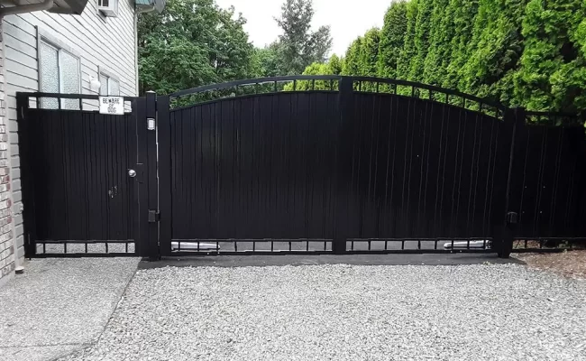 Privacy panel gate