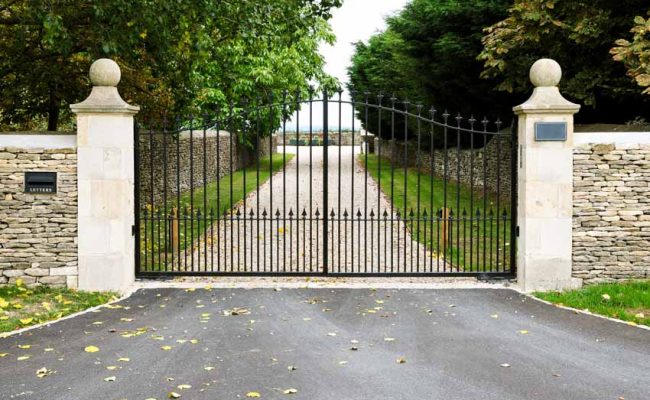 Residential folding gate